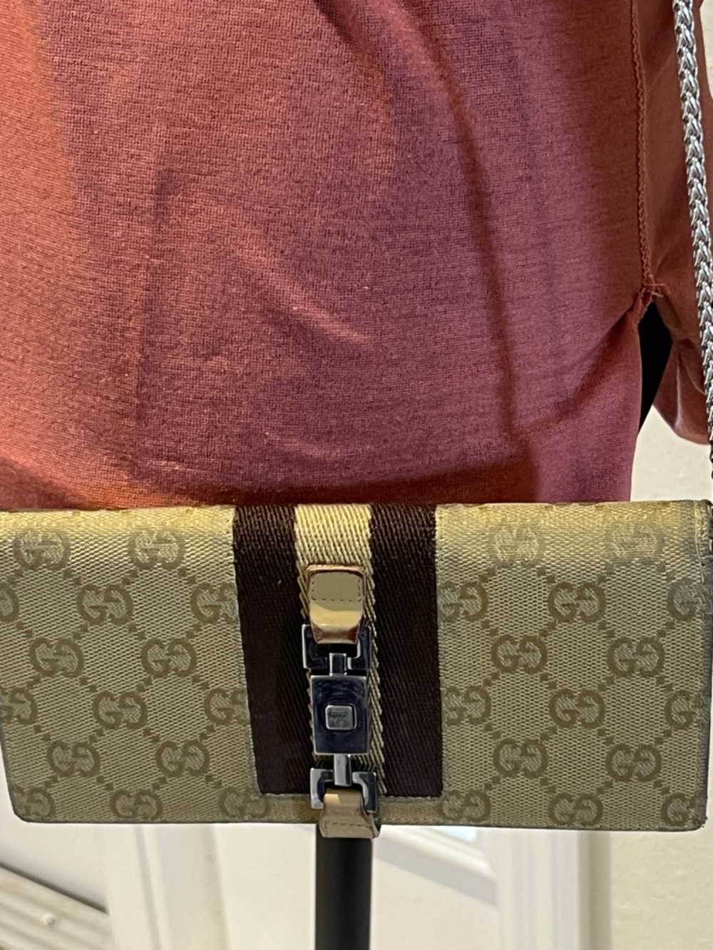 Authentic Gucci GG Supreme Canvas Wallet with Web Stripe and Clasp Closure. - Picture 11 of 15